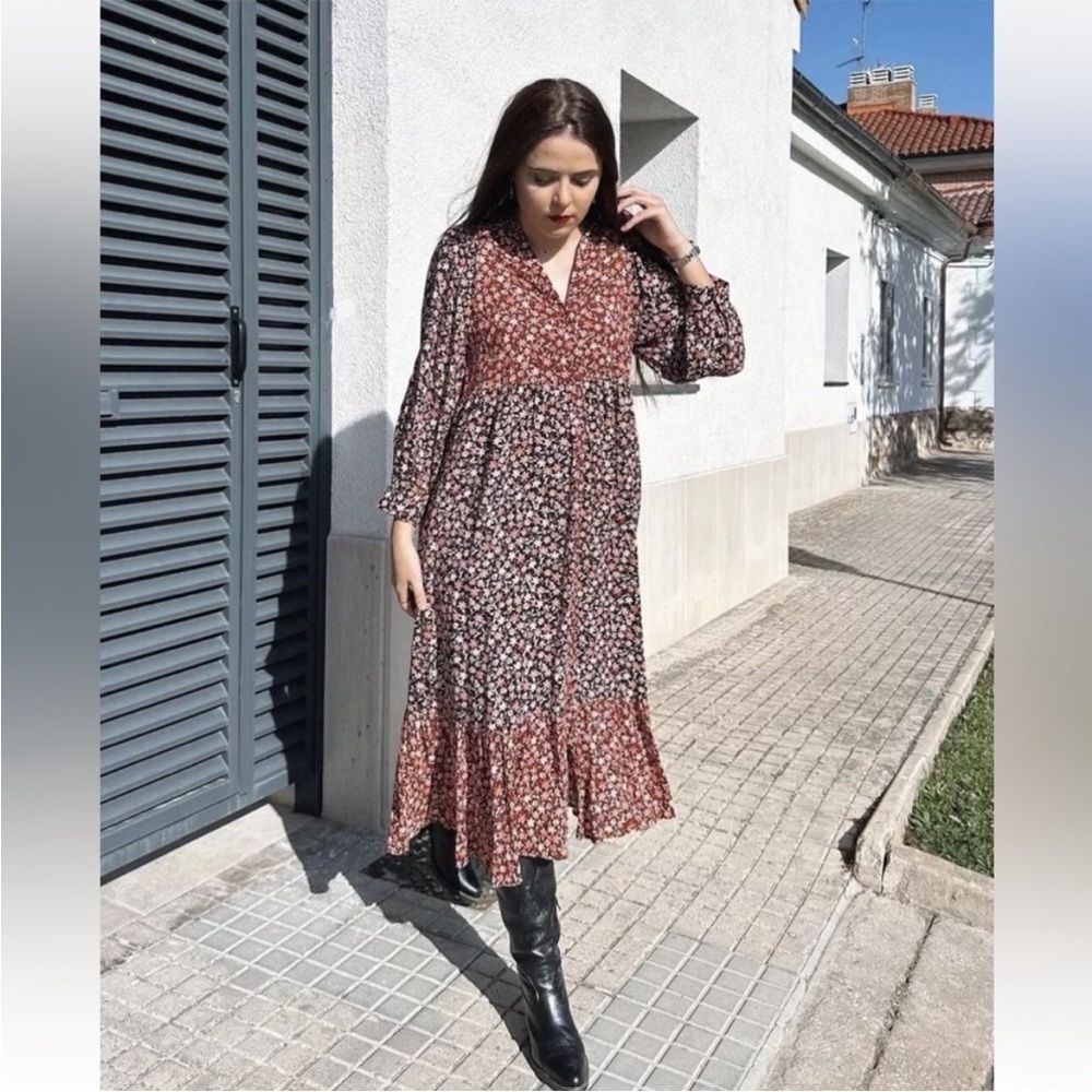 Zara NWOT boho Long Sleeve Floral Dress in Black and Red - small